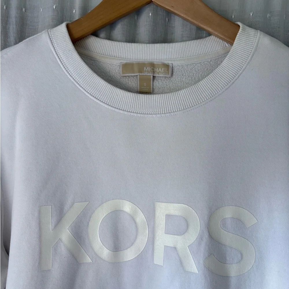 Michael Kors Classic White Pullover - Picture 2 of 4